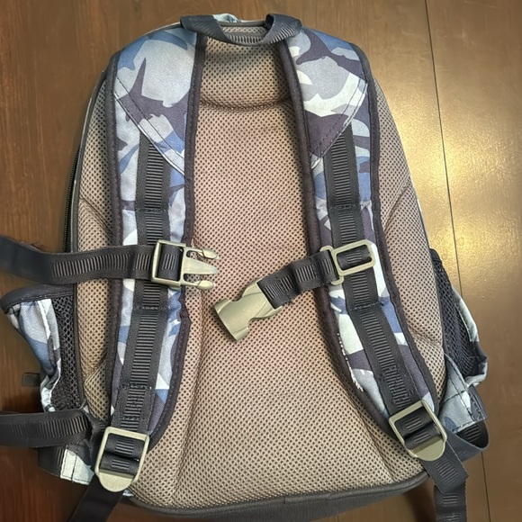 Pottery barn shark backpack - Picture 2 of 7